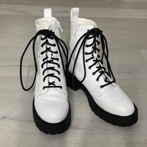 STEVE MADDEN combat boots !